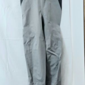 Patagonia waders womans small white/ gray
